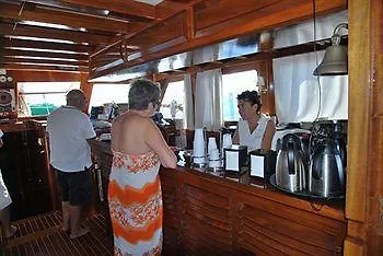 Botel Plaghia Boat & Breakfast 3*