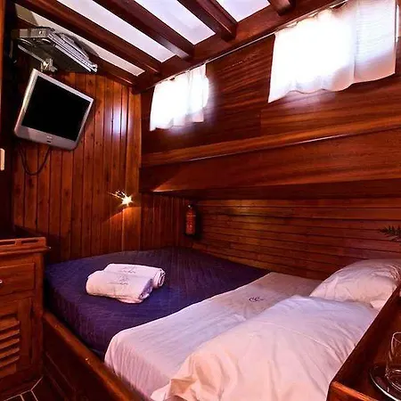 Botel Plaghia Boat & Breakfast Castellammare di Stabia