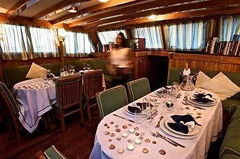 Plaghia Boat & Breakfast