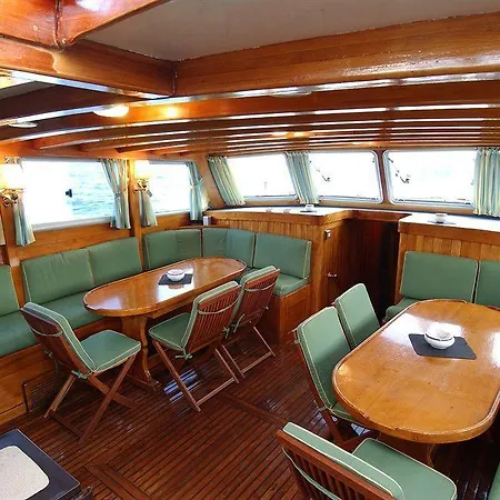 Botel Plaghia Boat & Breakfast Castellammare di Stabia