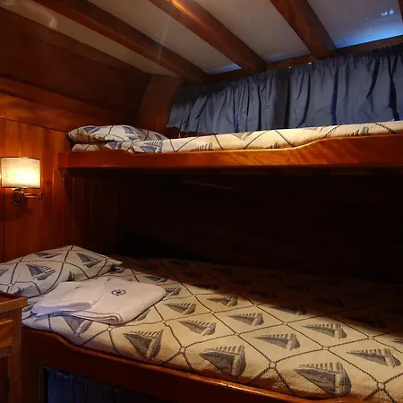 Botel Plaghia Boat & Breakfast Castellammare di Stabia
