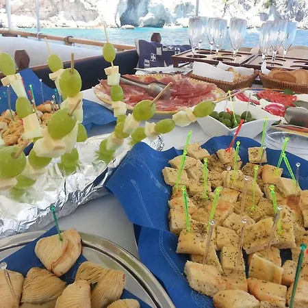 Plaghia Boat & Breakfast 3*
